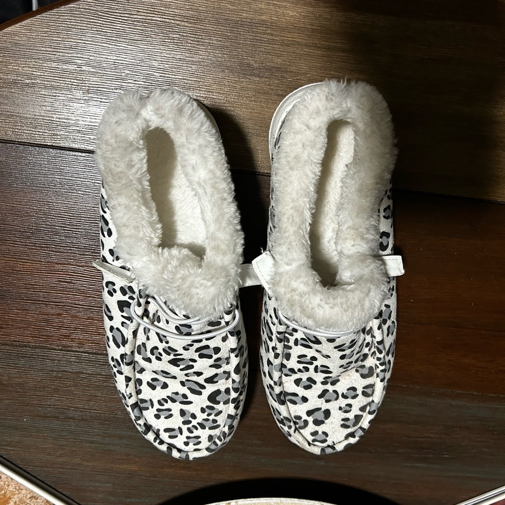 SHEIN Leopard Print Moccasins with Faux Fur Lining
